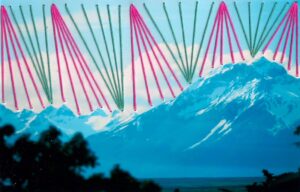 Fotografía de Puerto Natales, intervenida con bordado en forma de rayos.